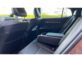 Toyota Camry 2.5H Luxury, снимка 17