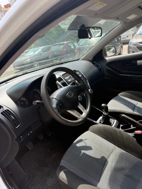 Kia Ceed 1.4i 126хил!!!НОВВНОСАвстрияРегистрирана Обслужена, снимка 7