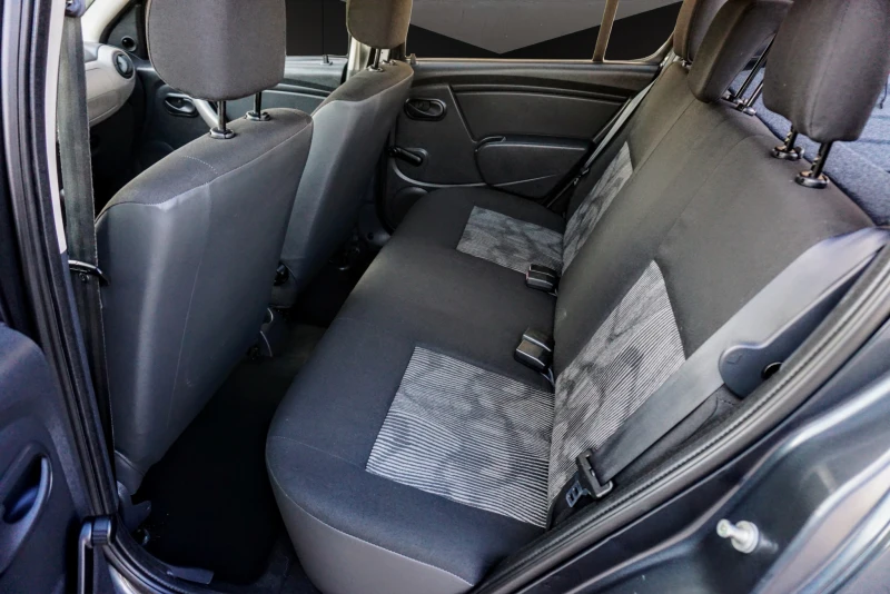 Dacia Sandero 1.4i GPL LAUREATE, снимка 15 - Автомобили и джипове - 37974021