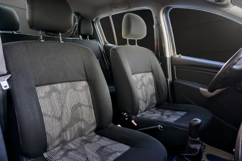 Dacia Sandero 1.4i GPL LAUREATE, снимка 11 - Автомобили и джипове - 37974021