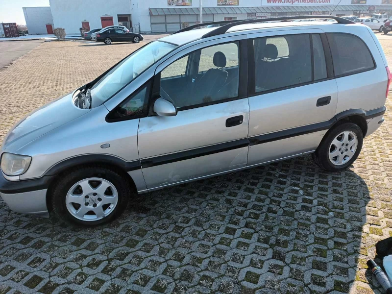 Opel Zafira Бензин метан, снимка 5 - Автомобили и джипове - 48636089