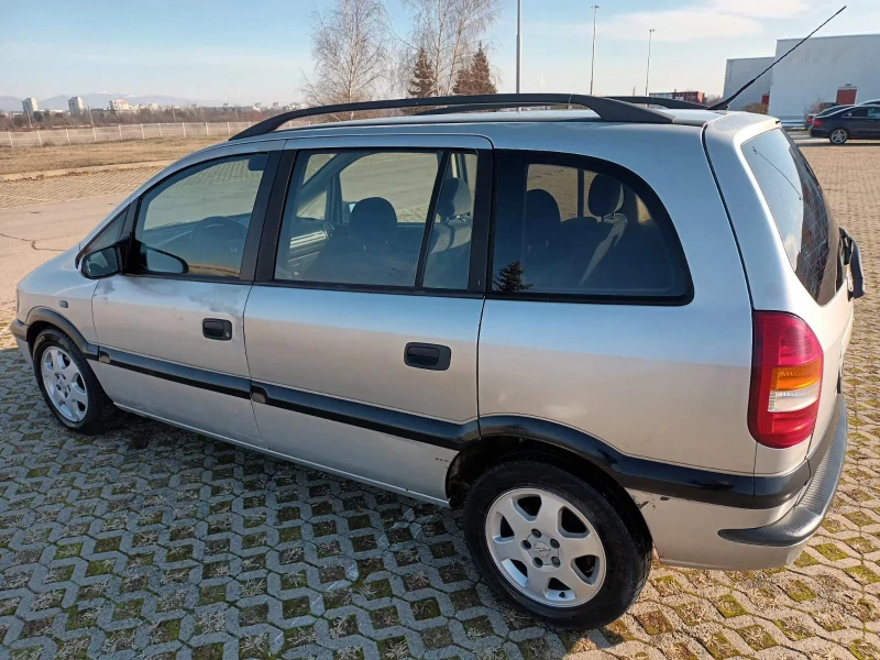 Opel Zafira Бензин метан, снимка 4 - Автомобили и джипове - 48636089