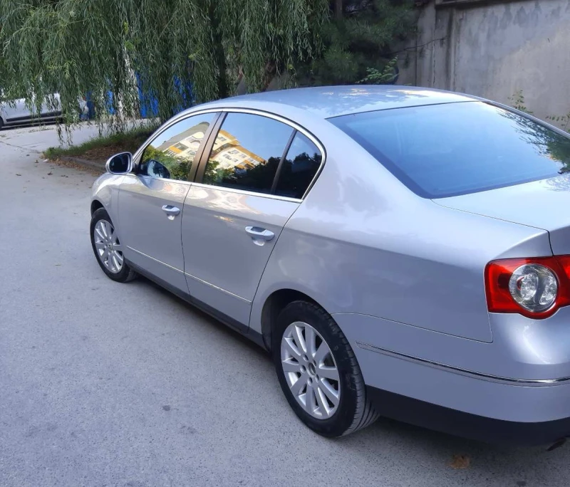 VW Passat FSI, снимка 4 - Автомобили и джипове - 49243944