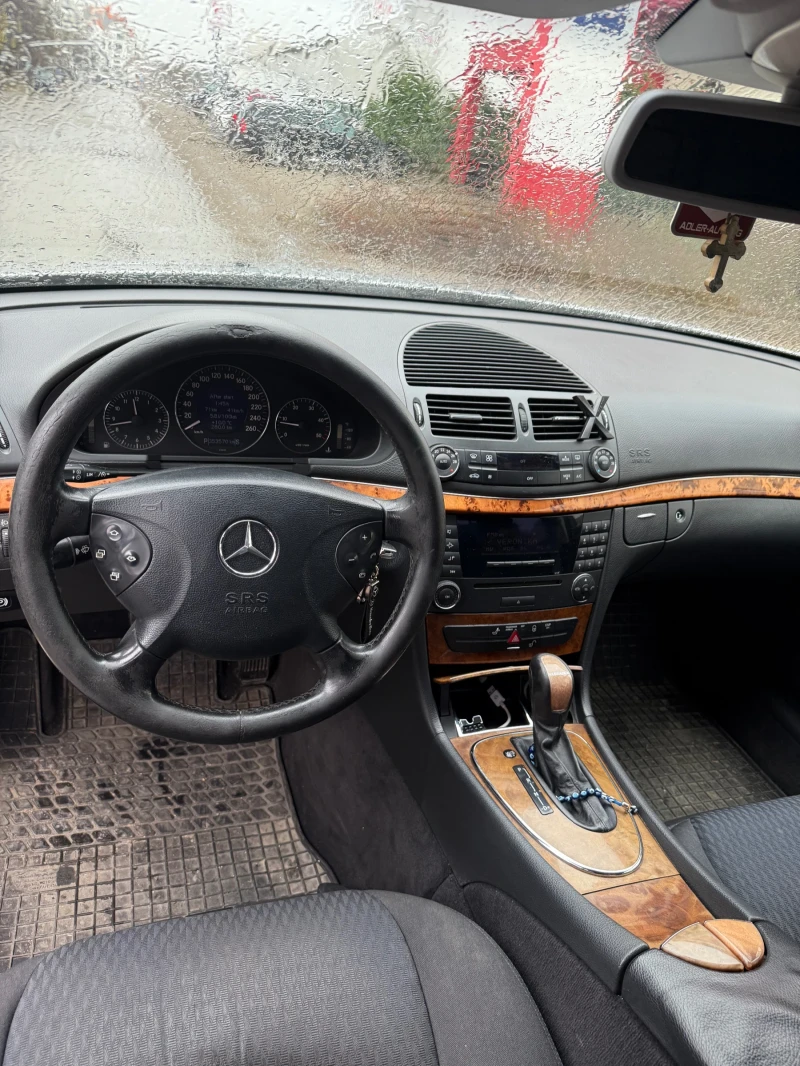 Mercedes-Benz E 270, снимка 8 - Автомобили и джипове - 49623274