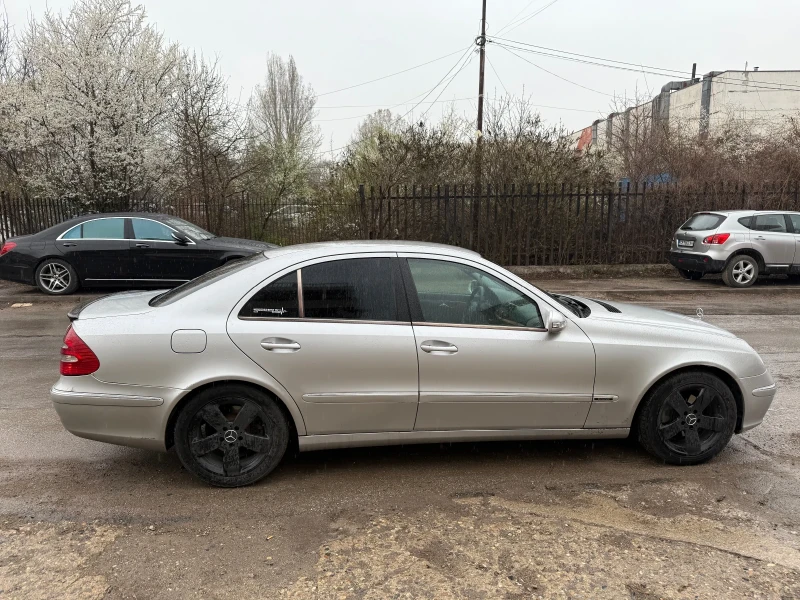 Mercedes-Benz E 270, снимка 5 - Автомобили и джипове - 49623274