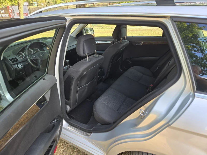Mercedes-Benz C 220, снимка 9 - Автомобили и джипове - 51982198