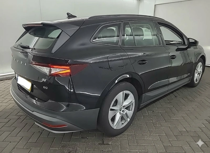 Skoda Enyaq, снимка 3 - Автомобили и джипове - 51820815
