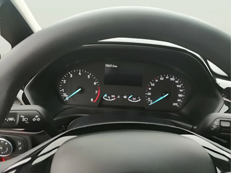 Ford Fiesta 1.1 Duratec, снимка 12 - Автомобили и джипове - 53267838