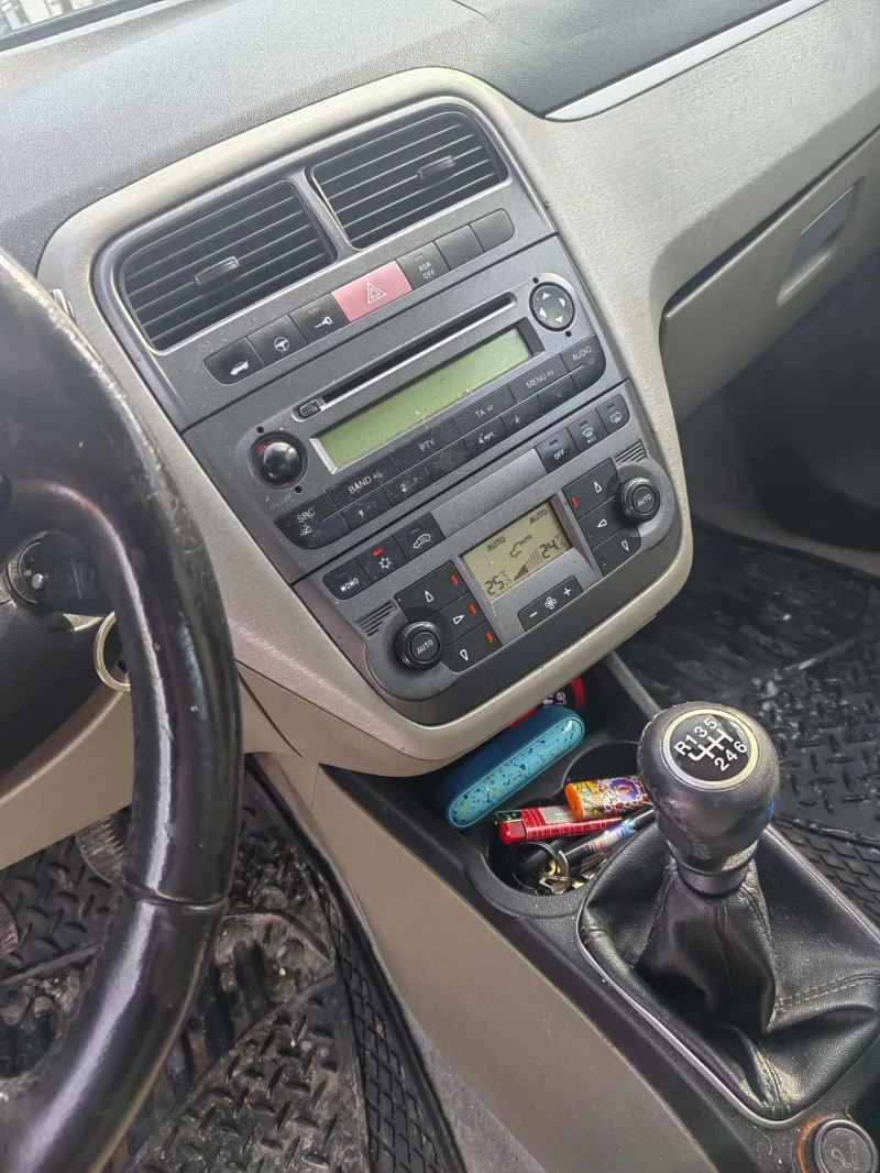 Fiat Punto 1.3 Multijet, снимка 9 - Автомобили и джипове - 53352060