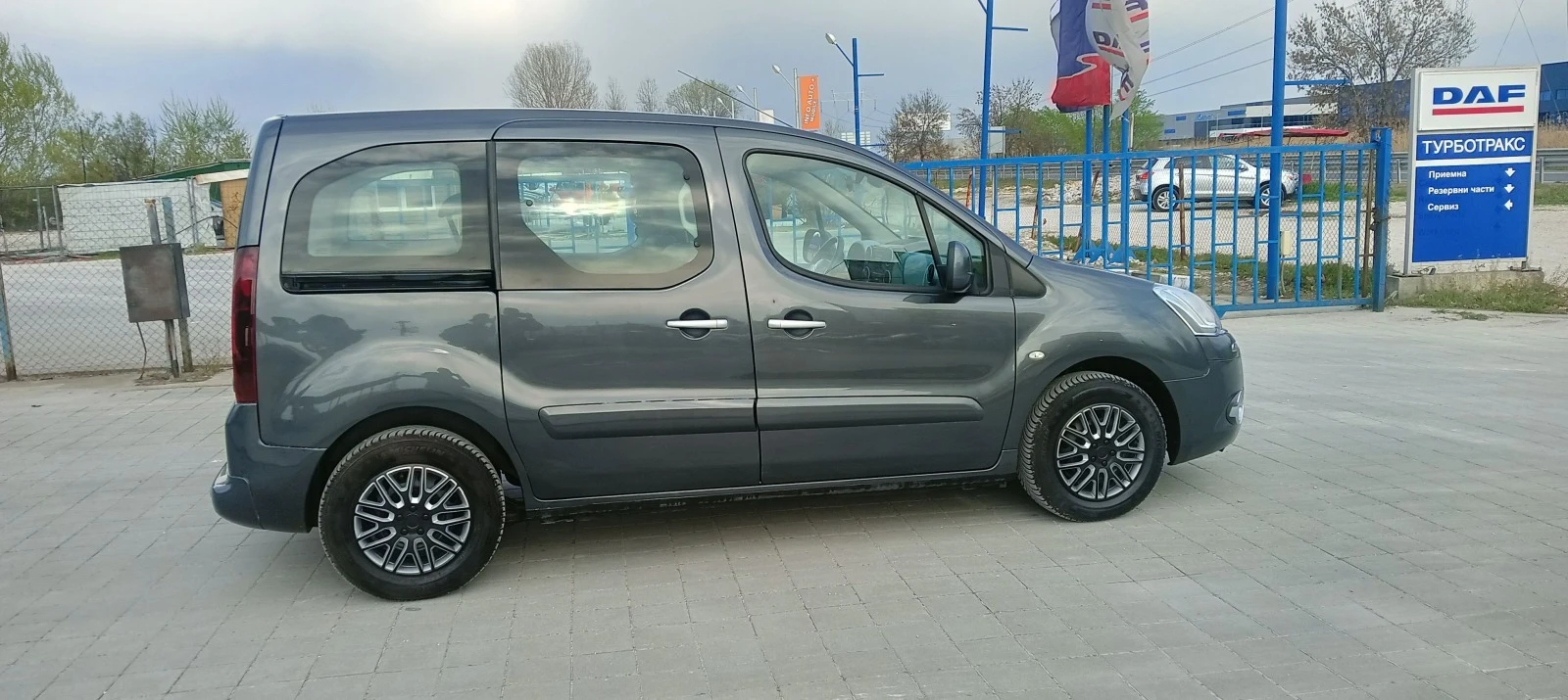 Citroen Berlingo 1.6 HDI AVTOMATIK - изображение 7