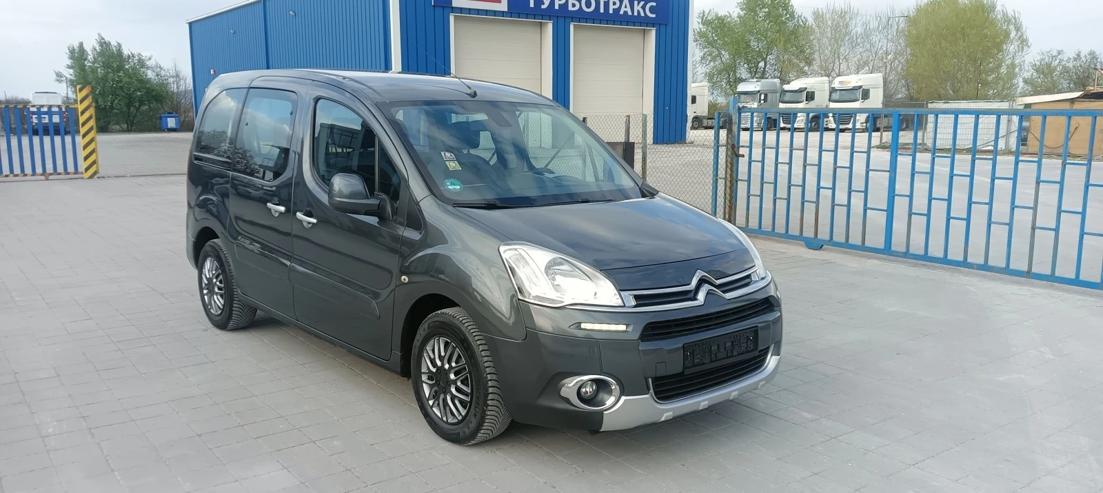 Citroen Berlingo 1.6 HDI AVTOMATIK - изображение 8