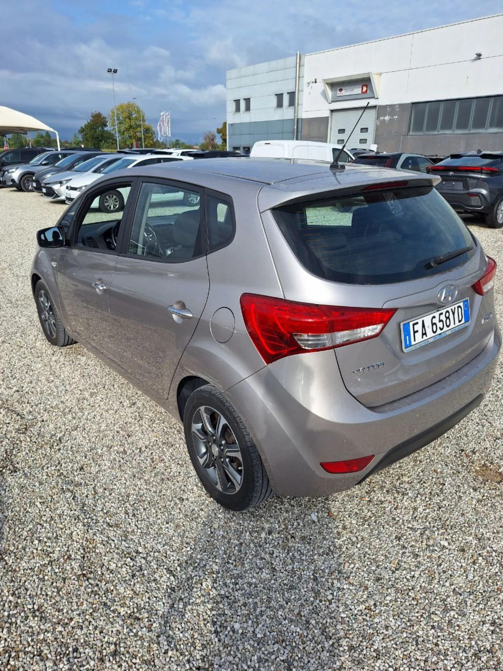 Hyundai Ix20 1.6CRDI EURO 6 - изображение 3