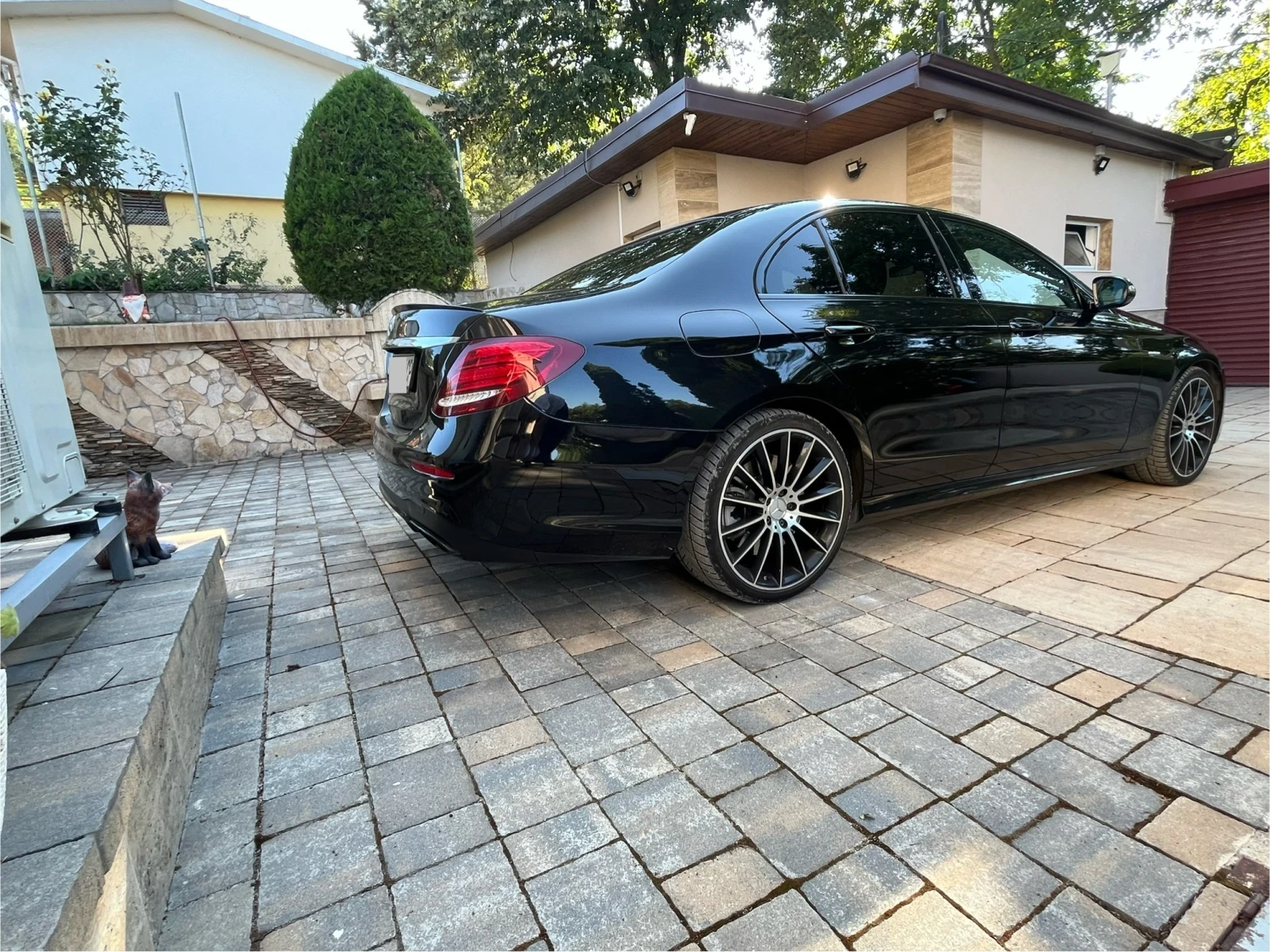 Mercedes-Benz E 43 AMG  - изображение 5