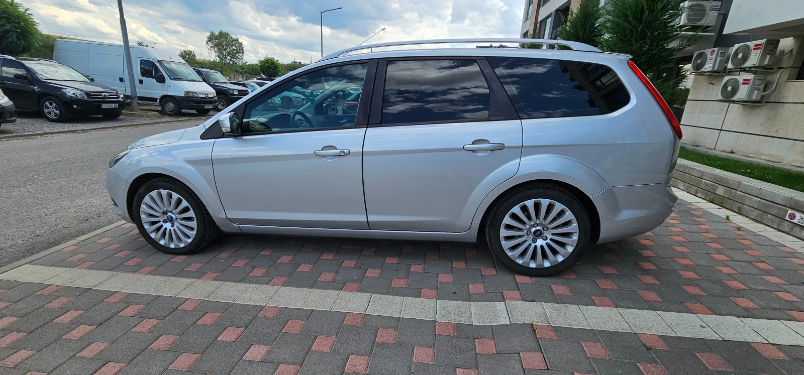 Ford Focus  Titanium 2.0 Duratec 16V - изображение 2