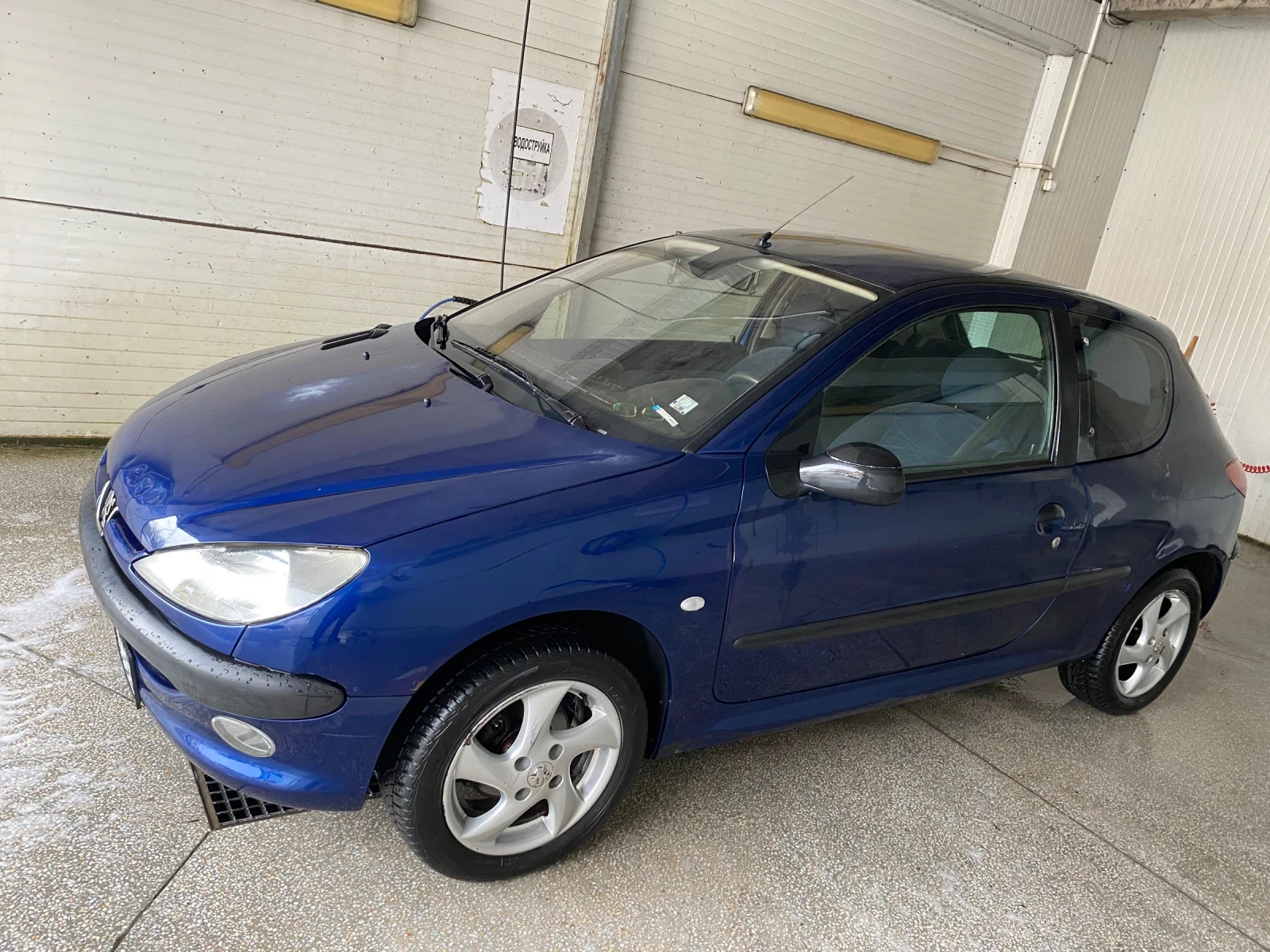 Peugeot 206 Две врати - изображение 4