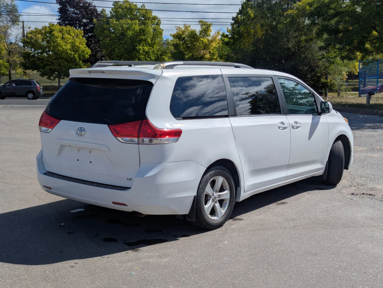 Toyota Sienna CARFAX* АВТОФИНАНСИРАНЕ БЕЗ ПЪРВОНАЧАЛНА ВНОСКА - изображение 8