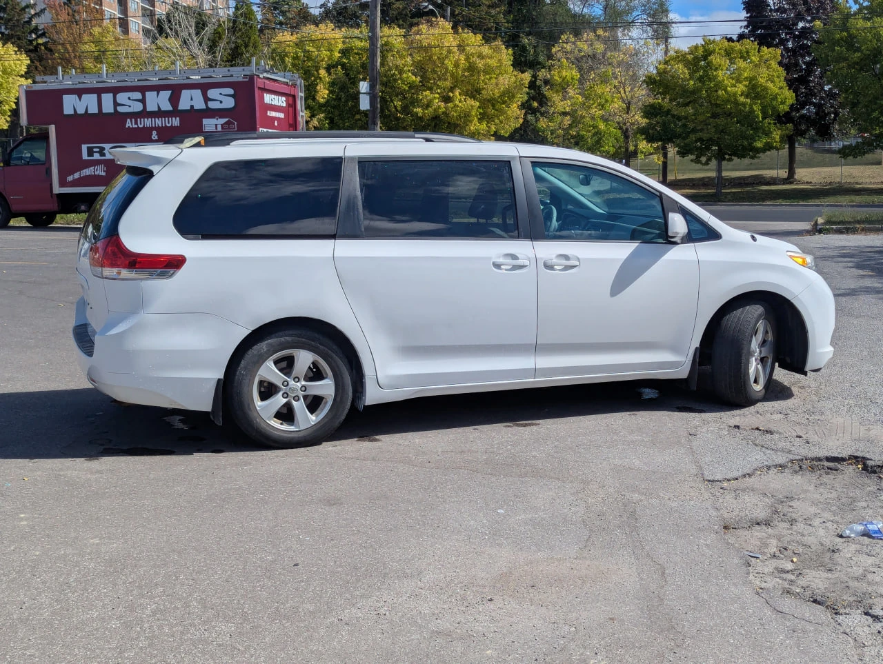 Toyota Sienna CARFAX* АВТОФИНАНСИРАНЕ БЕЗ ПЪРВОНАЧАЛНА ВНОСКА - изображение 3