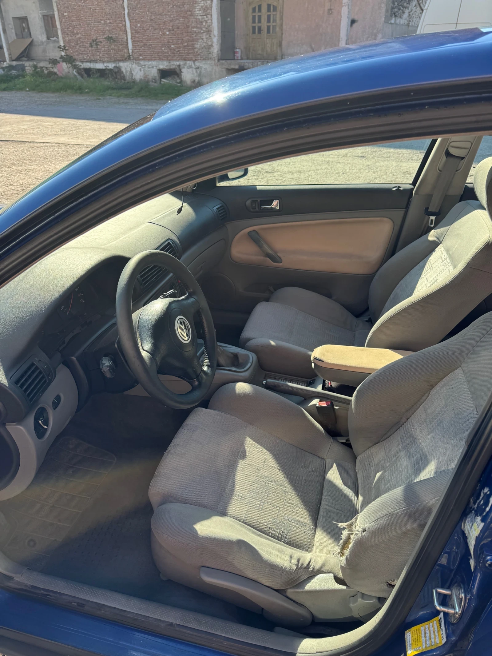 VW Passat 1.9 , снимка 11 - Автомобили и джипове - 54481455