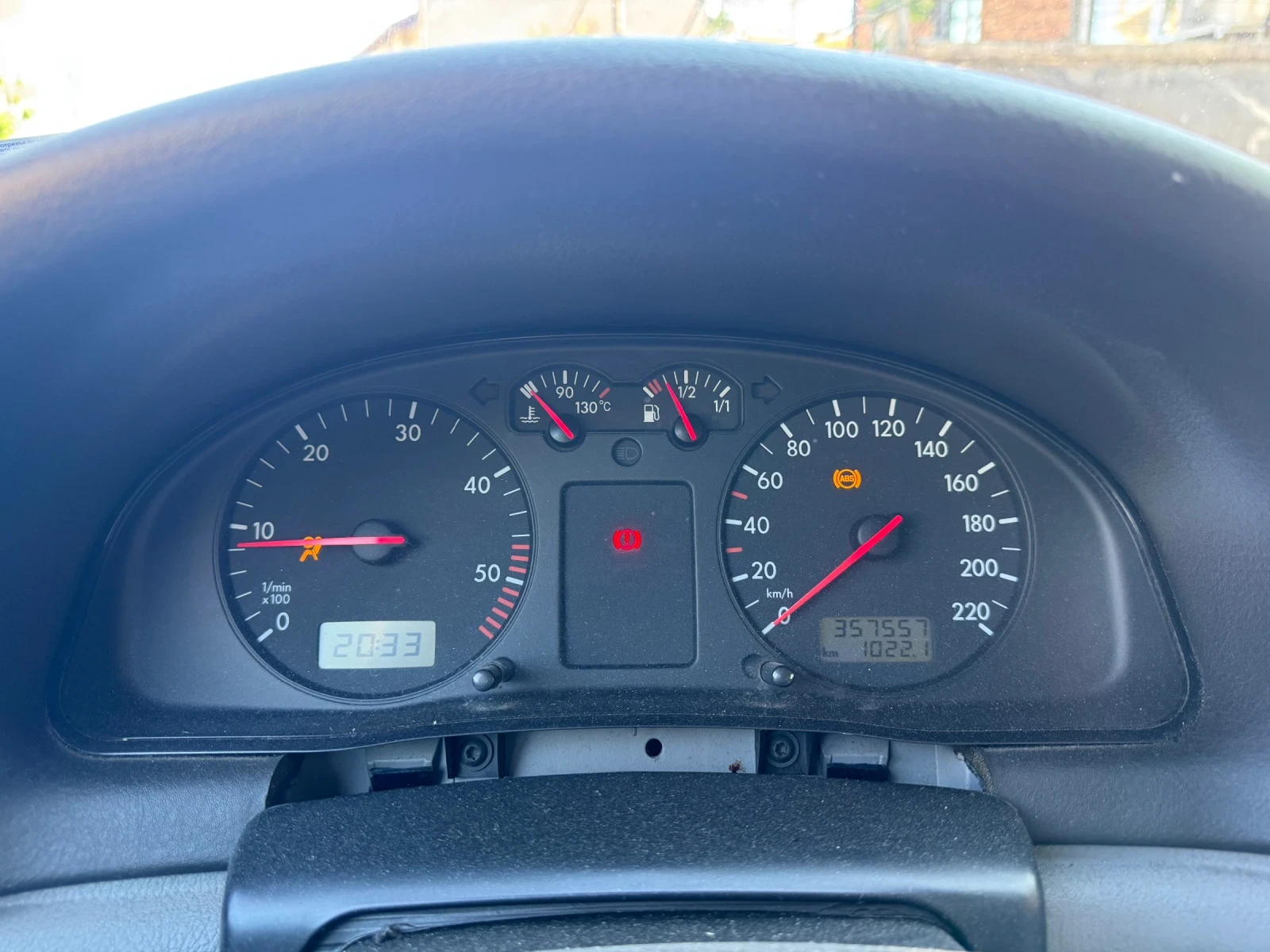 VW Passat 1.9 , снимка 14 - Автомобили и джипове - 54481455