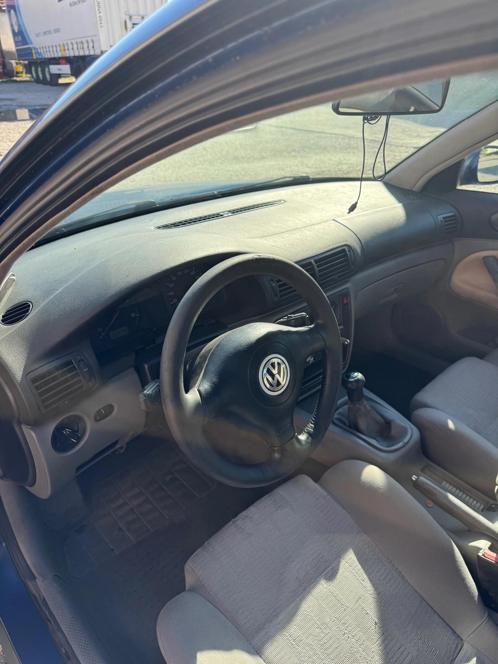 VW Passat 1.9 , снимка 12 - Автомобили и джипове - 54481455