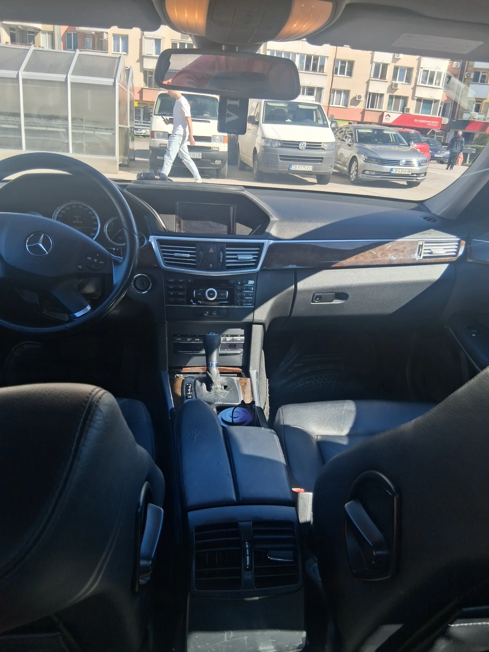 Mercedes-Benz E 200, снимка 7 - Автомобили и джипове - 54786407