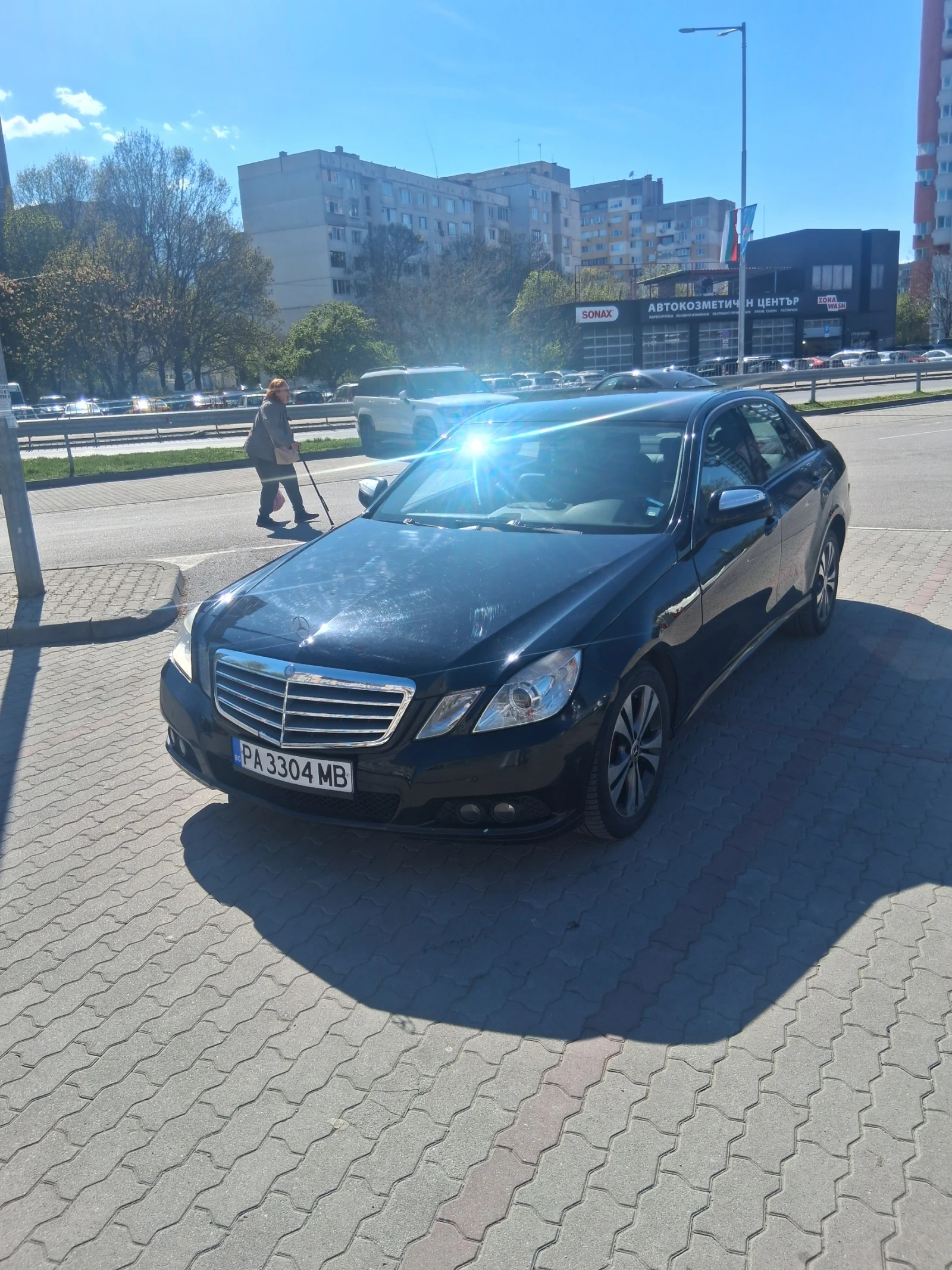 Mercedes-Benz E 200, снимка 3 - Автомобили и джипове - 54786407