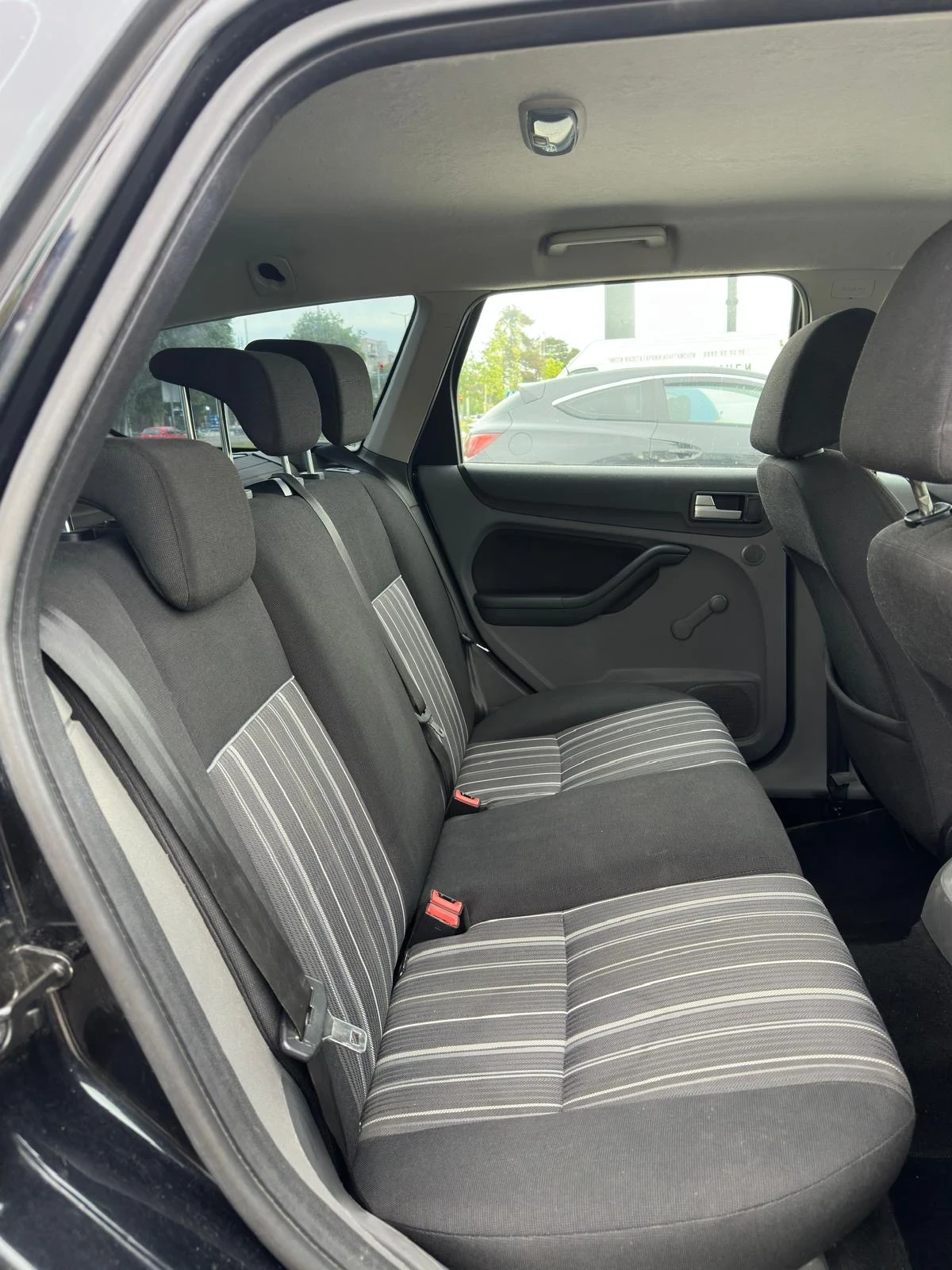 Ford Focus 1.6i 101кс/Автопилот/Климатроник/Теглич, снимка 9 - Автомобили и джипове - 54826286