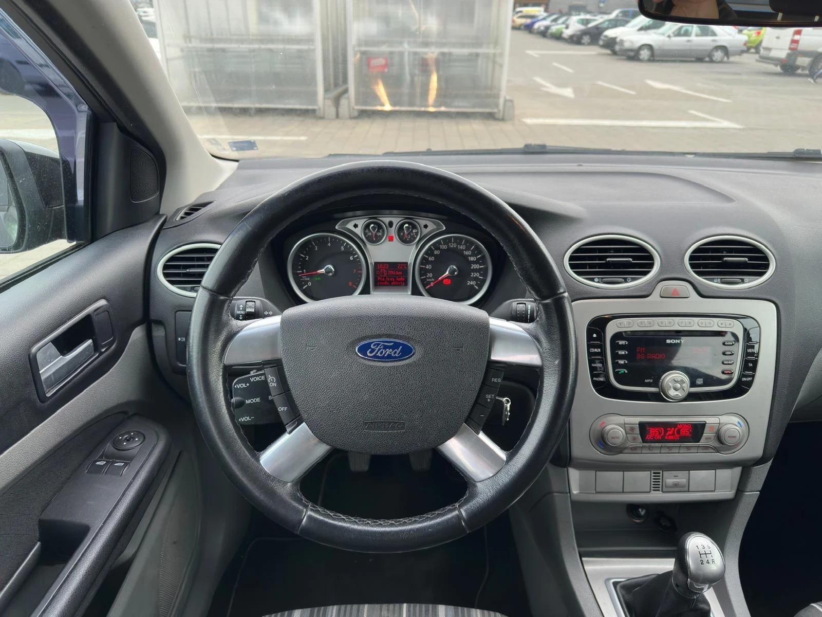 Ford Focus 1.6i 101кс/Автопилот/Климатроник/Теглич, снимка 11 - Автомобили и джипове - 54826286