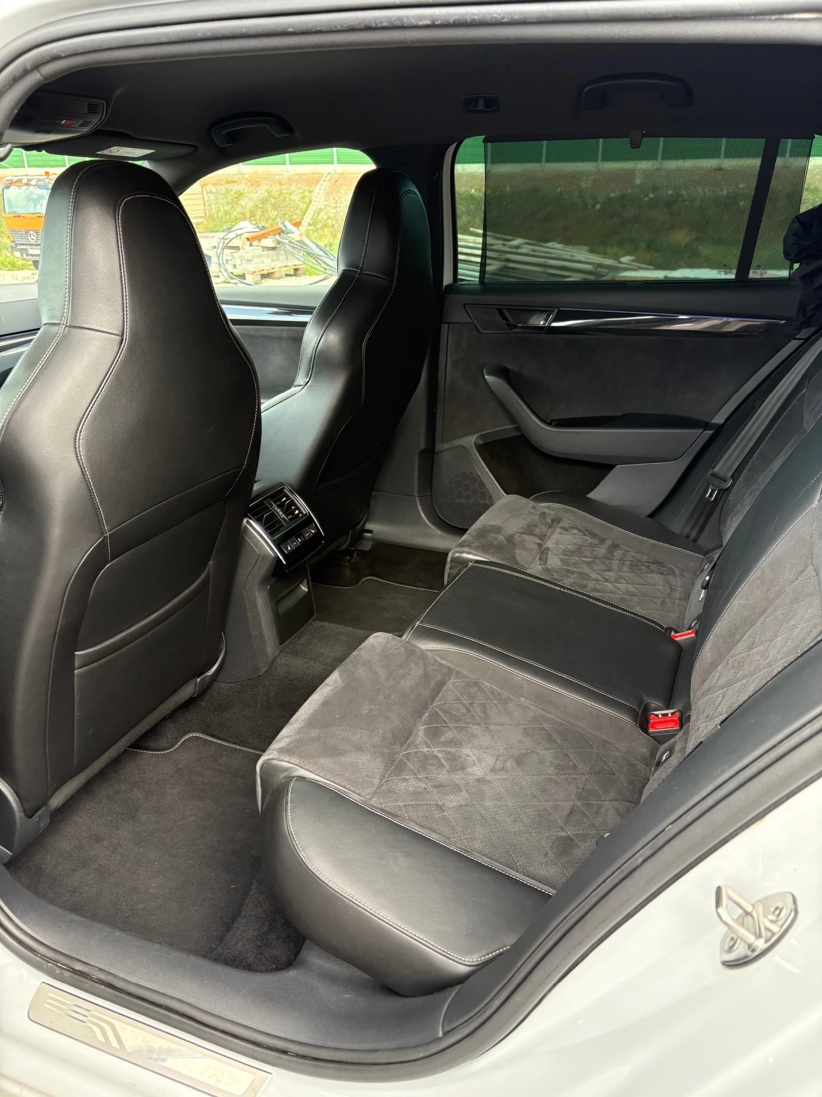 Skoda Superb  2000TDI 190 к.с. 4x4 DS, снимка 11 - Автомобили и джипове - 54976706