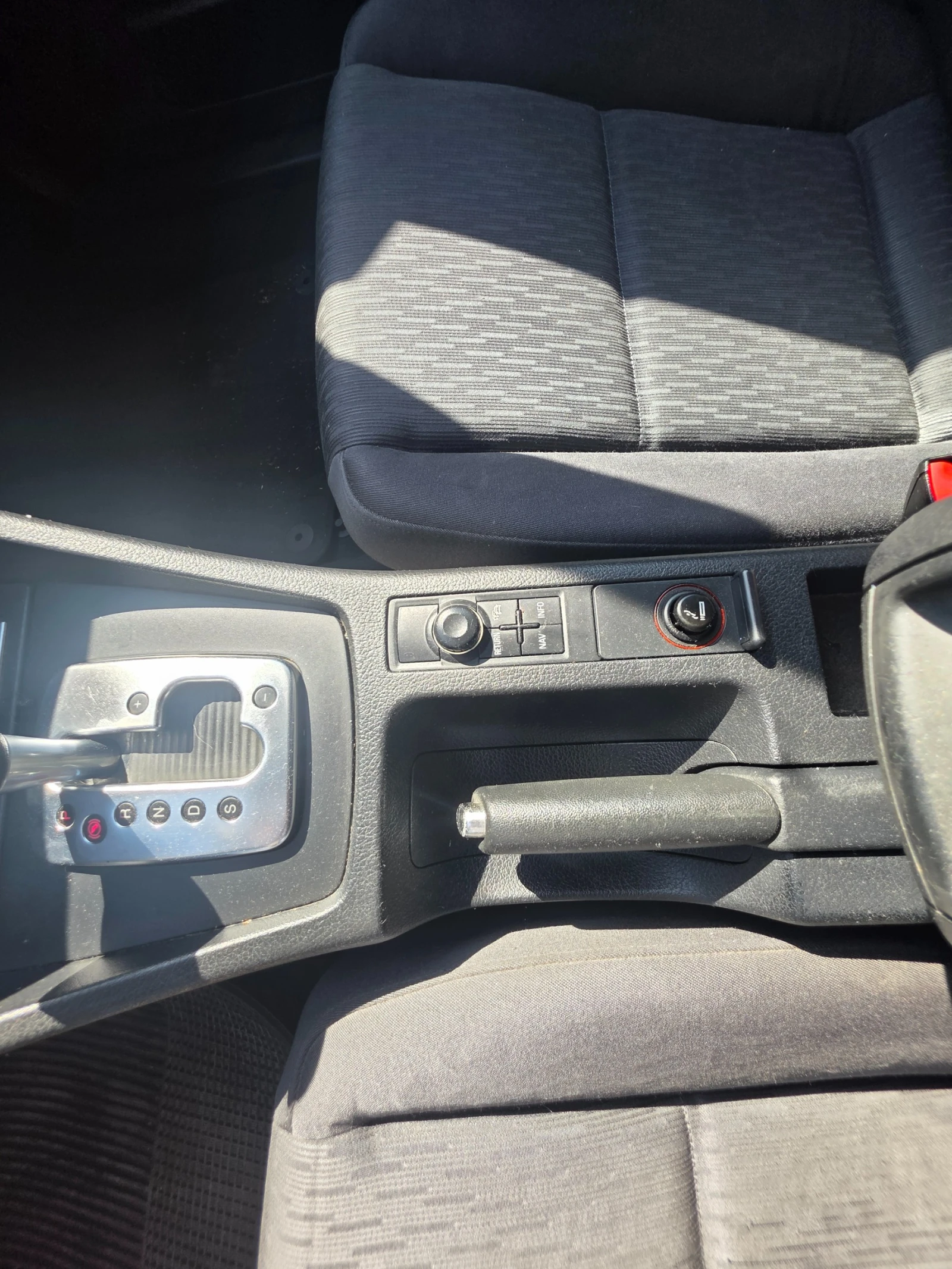 Audi A4 2.0.TDI Автоматик, снимка 10 - Автомобили и джипове - 55292289