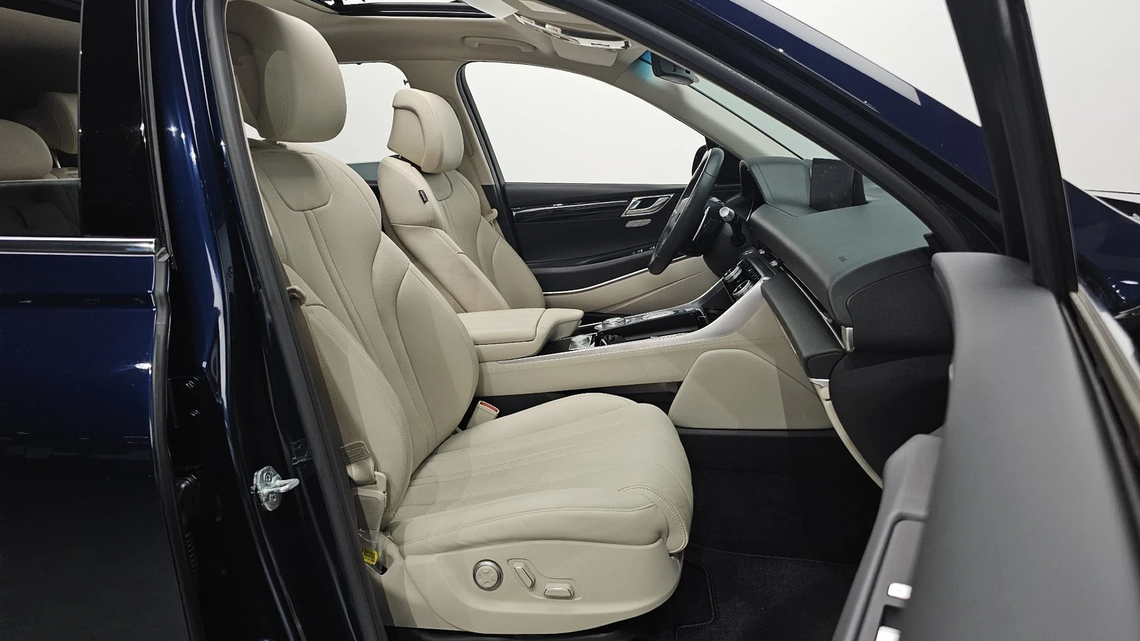 Genesis GV80 2.5* ЛЮК* KEYLESS* ПОДГРЕВ ВОЛАН* КРАЙНА ЦЕНА, снимка 10 - Автомобили и джипове - 55318968