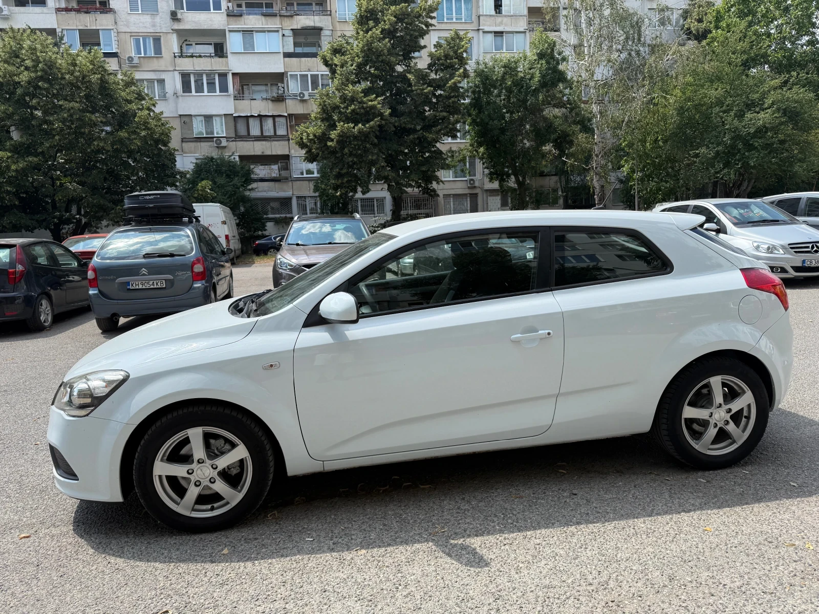 Kia Ceed 1.4i 126хил!!!НОВВНОСАвстрияРегистрирана Обслужена, снимка 3 - Автомобили и джипове - 55654446