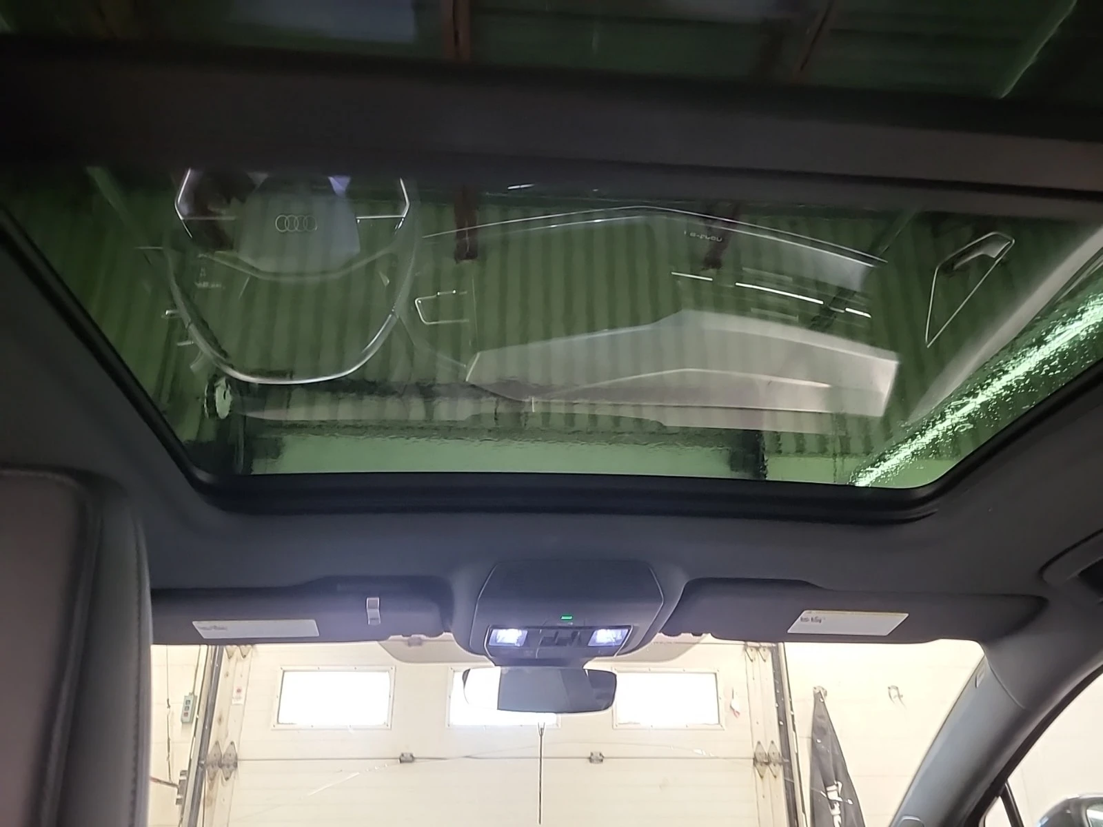 Audi E-Tron 55 QUATTRO / S-LINE / 360 / PANORAMA  , снимка 14 - Автомобили и джипове - 55847052