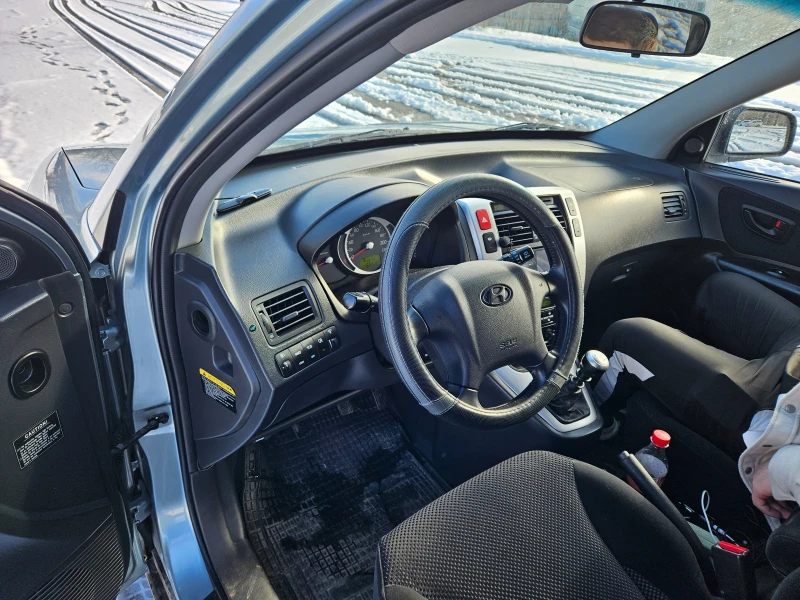 Hyundai Tucson 2.0cdri, снимка 7 - Автомобили и джипове - 48432411