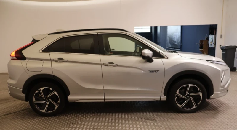 Mitsubishi Eclipse Cross PHEV Като Нова!, снимка 6 - Автомобили и джипове - 48908947