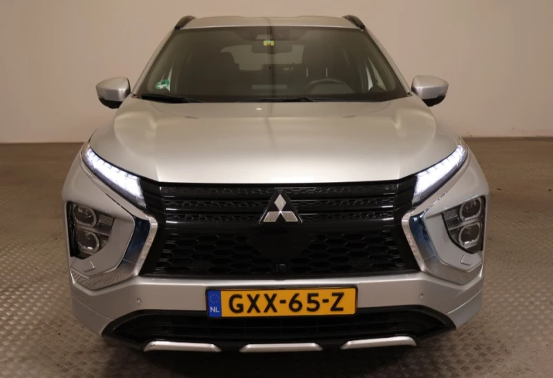 Mitsubishi Eclipse Cross PHEV Като Нова!, снимка 17 - Автомобили и джипове - 48908947