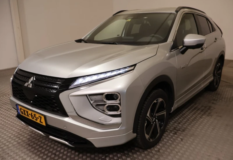 Mitsubishi Eclipse Cross PHEV Като Нова!, снимка 1 - Автомобили и джипове - 48908947