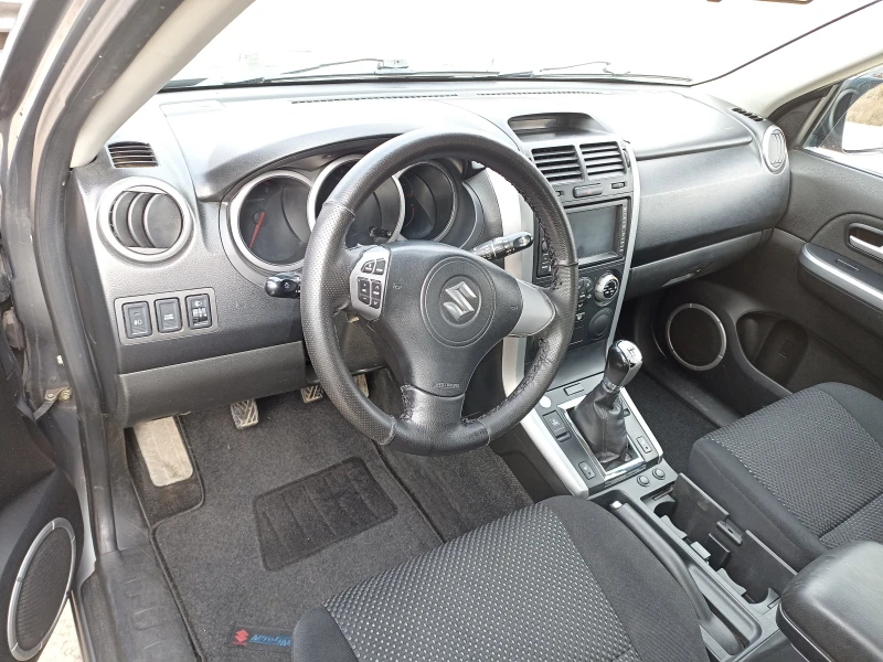 Suzuki Grand vitara 2.0, снимка 14 - Автомобили и джипове - 49145624