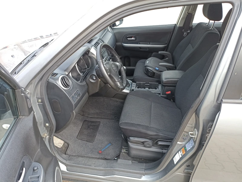 Suzuki Grand vitara 2.0, снимка 9 - Автомобили и джипове - 49145624