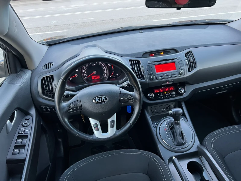 Kia Sportage 2.0i 4х4 ШВЕЙЦАРИЯ, снимка 10 - Автомобили и джипове - 49349246