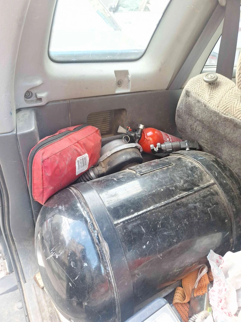 Suzuki Grand vitara 2, 0 128 к.с, снимка 12 - Автомобили и джипове - 52660672