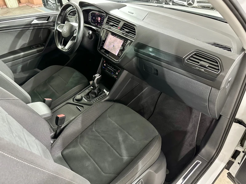 VW Tiguan 2.0TDI 4-Motion #LED#CAMERA#DISTR#PODGREV#Blindsp#, снимка 11 - Автомобили и джипове - 53541790