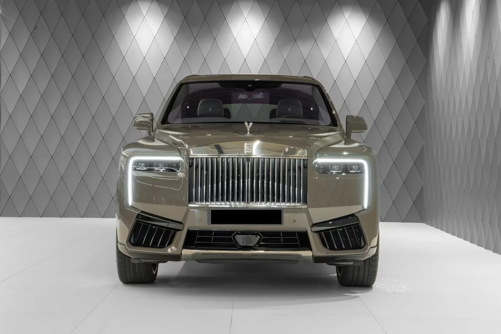 Rolls-Royce Cullinan  - изображение 2