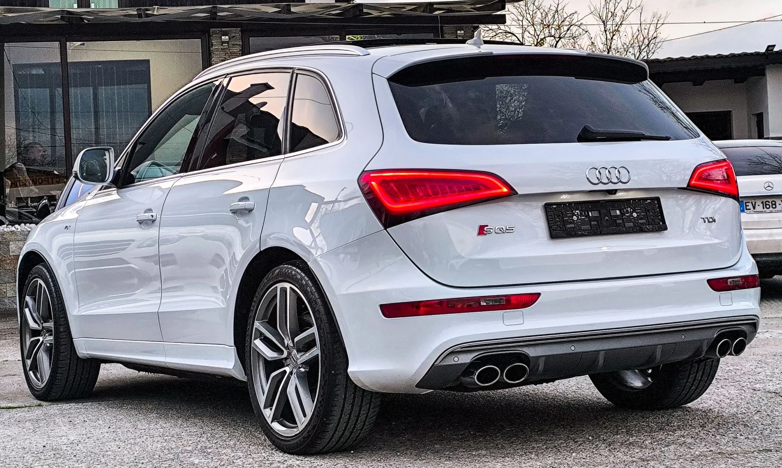 Audi SQ5 3.0TDI BITURBO ПАНОРАМА KEYLESS  - изображение 4