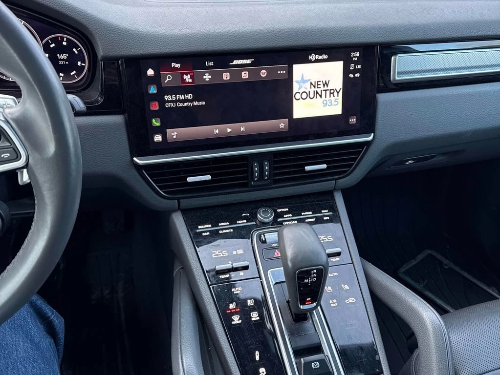 Porsche Cayenne 2022 Coupe AWD * CARFAX * БЕЗ ПЪРВОНАЧАЛНА ВНОСКА - изображение 9