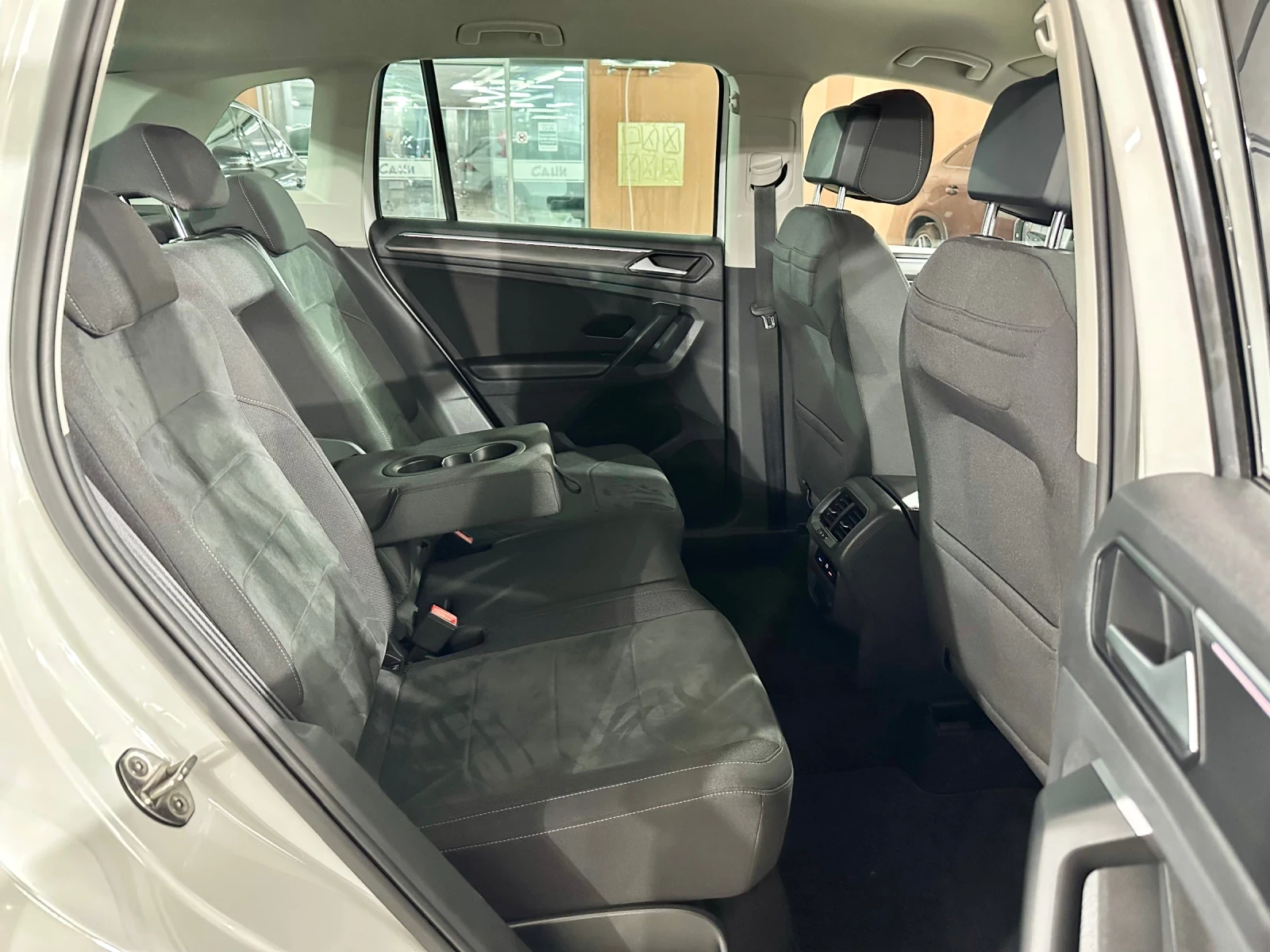 VW Tiguan 2.0TDI 4-Motion #LED#CAMERA#DISTR#PODGREV#Blindsp# | Mobile.bg � ����������� 14