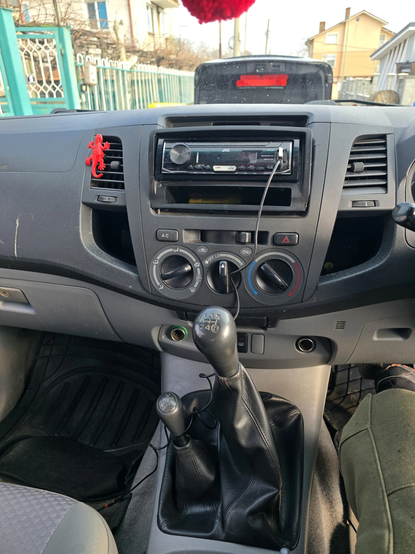 Toyota Hilux D4D 2.5, снимка 11 - Автомобили и джипове - 53588054
