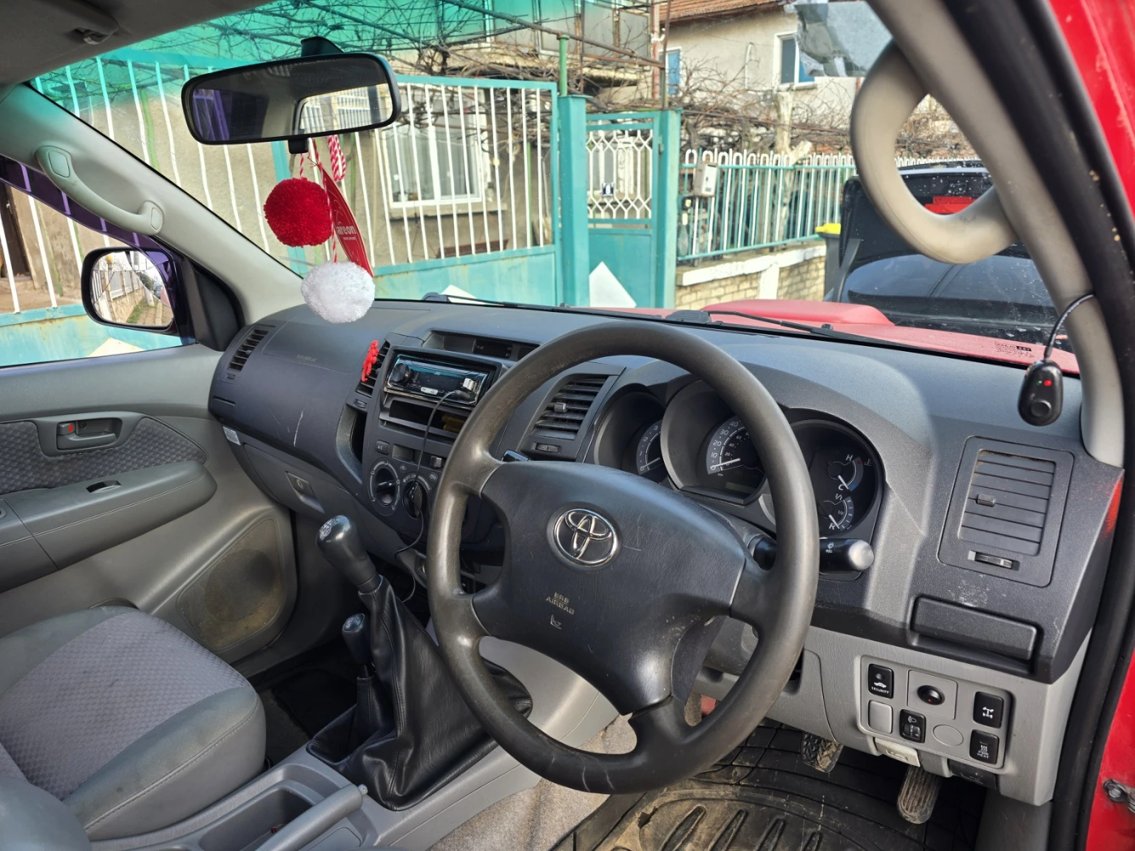 Toyota Hilux D4D 2.5, снимка 6 - Автомобили и джипове - 53588054