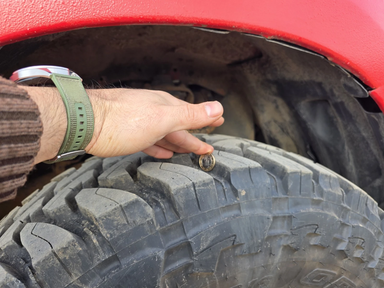 Toyota Hilux D4D 2.5, снимка 16 - Автомобили и джипове - 53588054