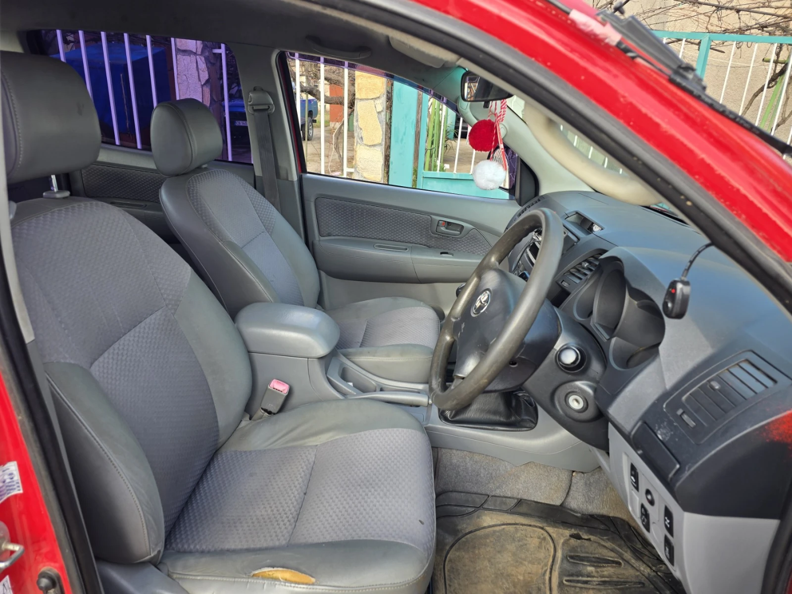 Toyota Hilux D4D 2.5, снимка 14 - Автомобили и джипове - 53588054